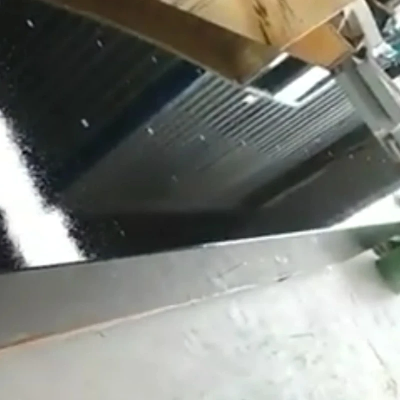 एक 4 मीटर लंब एवं 0.5 मीटर मोटी ड्रिल किया गया Insert Granite मंच को निर्यात किया जाता है